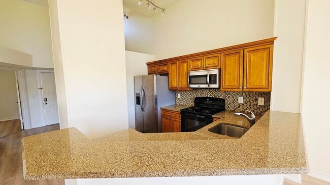 Building Photo - 4823 Via Palm Lakes