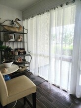 Building Photo - 804 SE 7th St