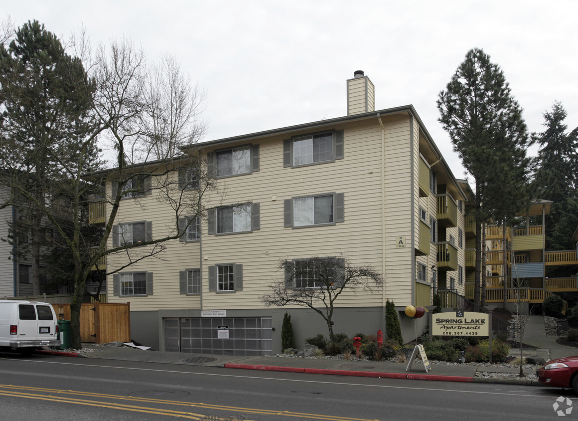 Primary Photo - Spring Lake Apartments