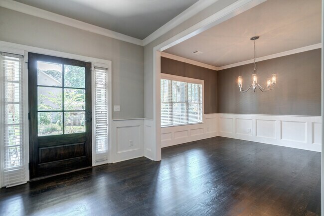Foto del edificio - 1317 Winfair Ln NE