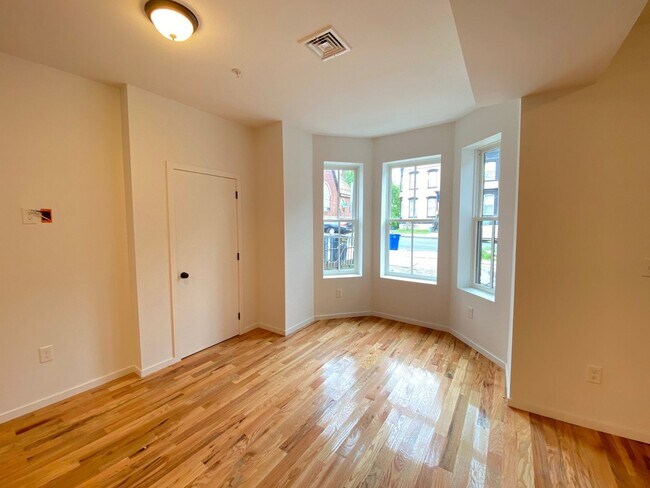 Foto del edificio - 55 Dubois St