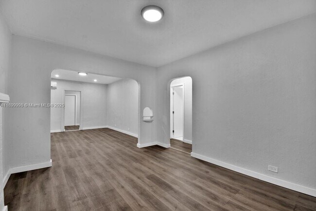 Foto del edificio - 47 NW 49th St