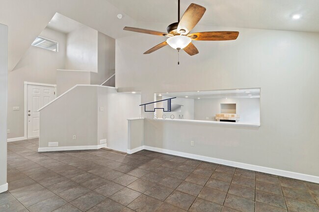 Foto del edificio - 2368 N 650 E