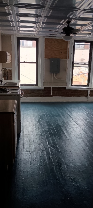 Building Photo - 617 Market St