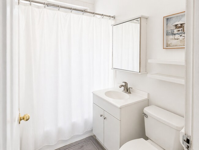 Foto del edificio - 3600 N Claremont Ave