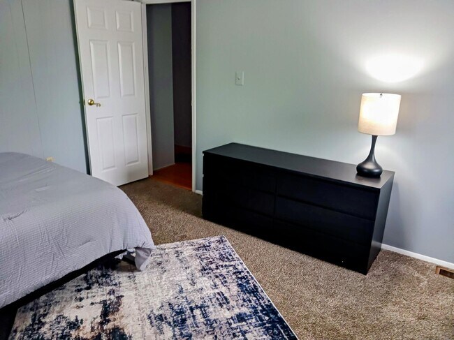 Dormitorio 2 - 2167 Briarwood Dr