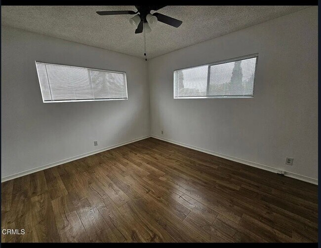 Building Photo - 12246 Oxnard St
