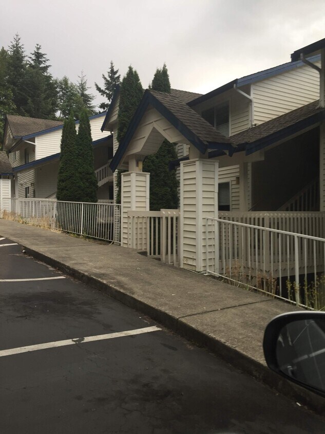 5000 Lake Washington Blvd NE Unit F204, Renton, WA 98056 Condo for