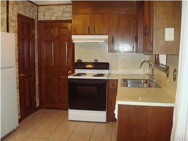 Building Photo - 836 El Camino Dr