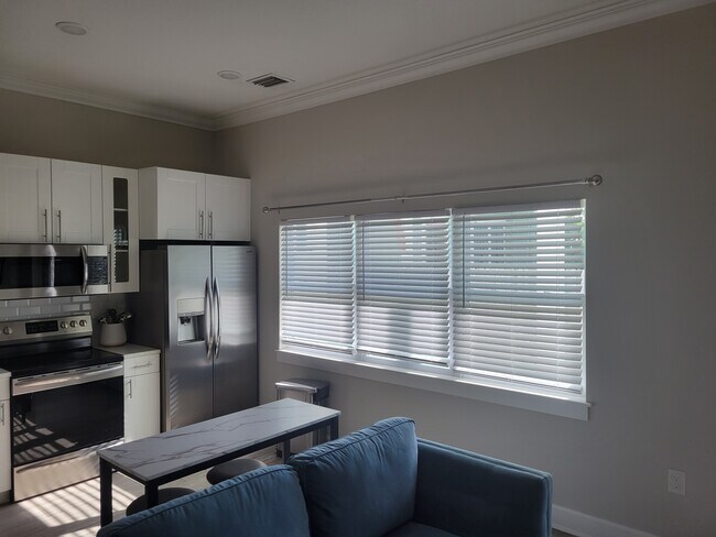 Foto del edificio - 114 8th Ave N