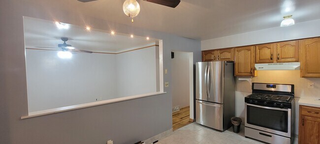 Building Photo - 14820 Stephens Rd