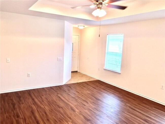 Building Photo - 1533 Coriander Dr