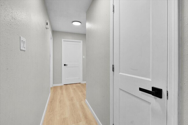 Foto del edificio - 2601 Village Cir Dr