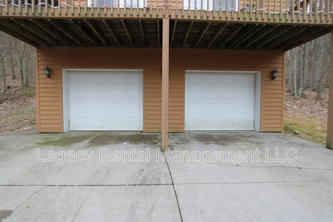 Building Photo - 616 Tuscarora Dr W