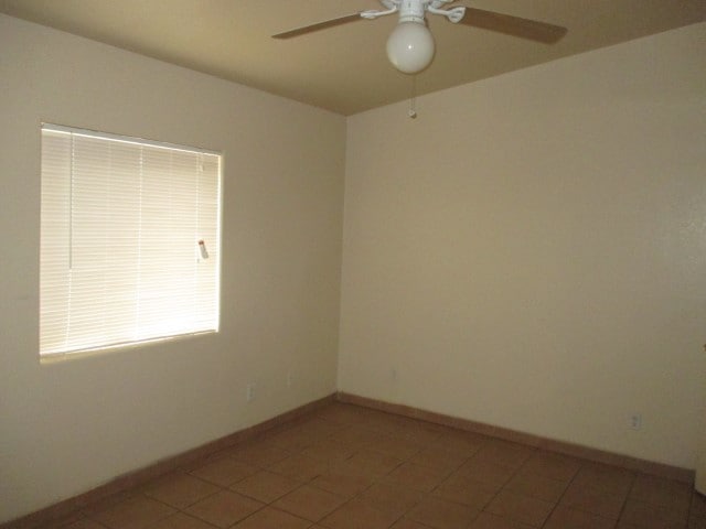 Building Photo - 1121 N 25th Pl