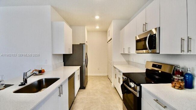 Building Photo - 4949 Peacock Wy