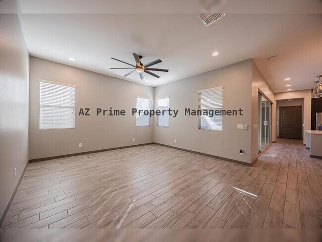 Building Photo - 4520 E Bethena St