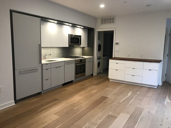 Foto del edificio - 129 W St NW