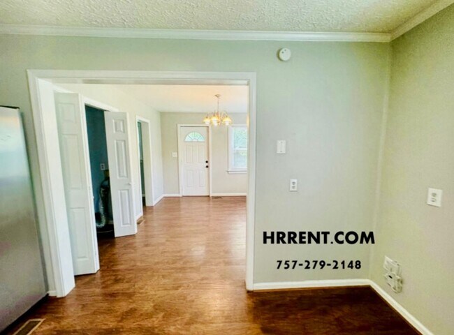 Foto del edificio - Cute Renovated 3 Bedroom 1 Bath home in Hampton VA