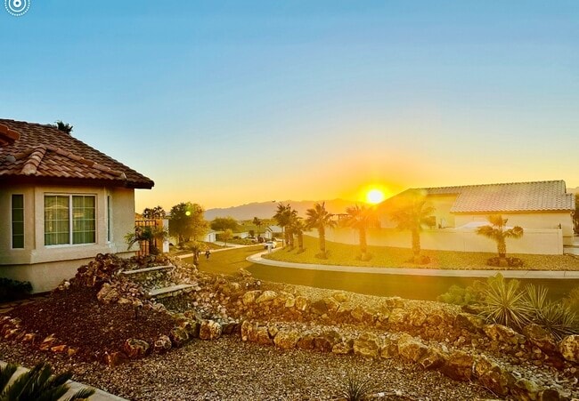 Foto del edificio - 2968 La Paloma Dr