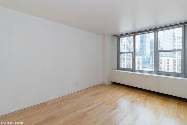 Building Photo - 400 E Randolph St
