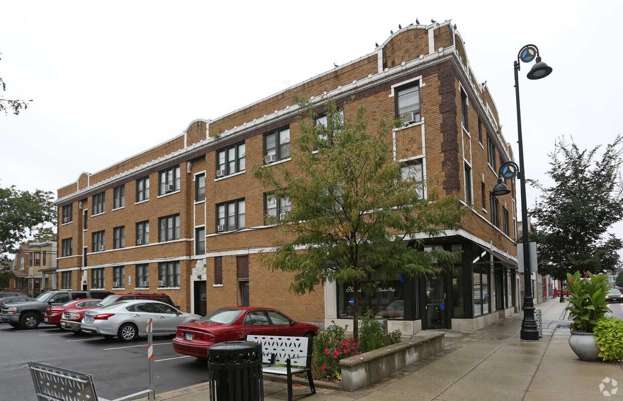 Foto del edificio - 6301 Roosevelt Rd