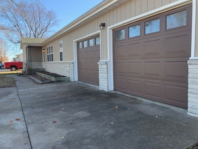 Foto del edificio - WILLARD 3 Bedroom 2 Bath + Bonus Room