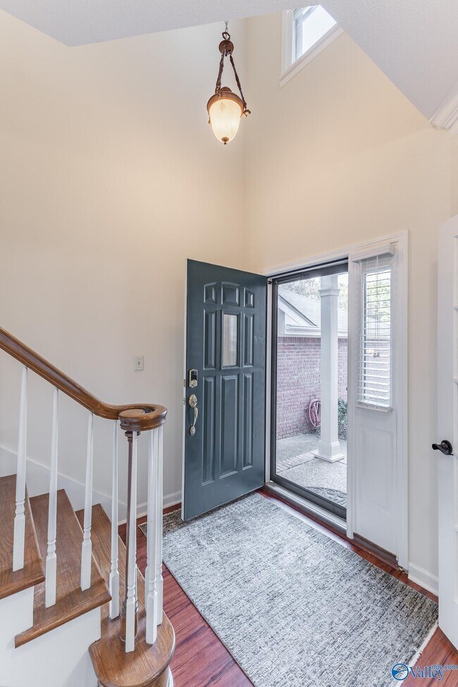 Foto del edificio - 10028 Meredith Ln SE