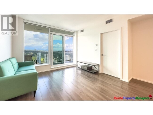 Building Photo - 3809-3809 Evergreen Pl