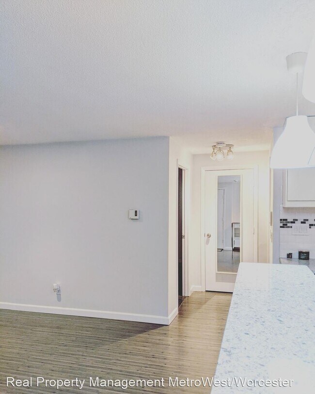 Foto del edificio - 1 br, 1 bath House - 89 Pleasant Street Un...
