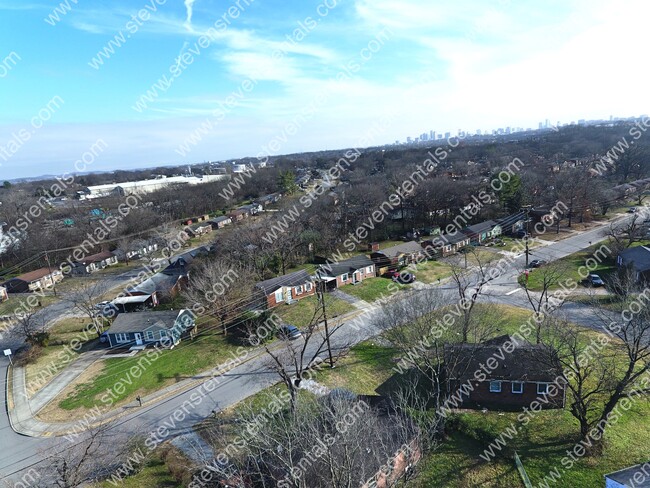 Building Photo - 3254 Panorama Dr