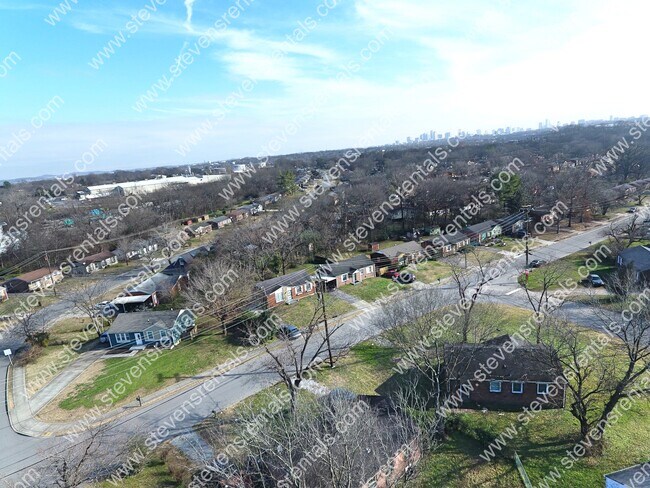 Foto del edificio - 3254 Panorama Dr