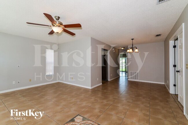 Building Photo - 1175 Chambord Ct