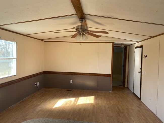 Building Photo - 1036 Millcreek Ct