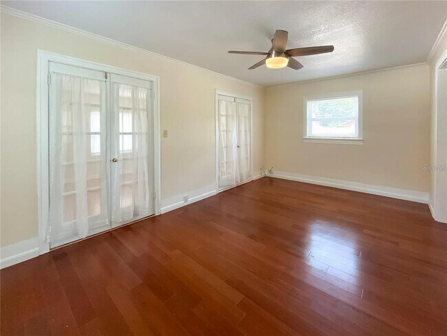 Foto del edificio - 445 Shine Ave