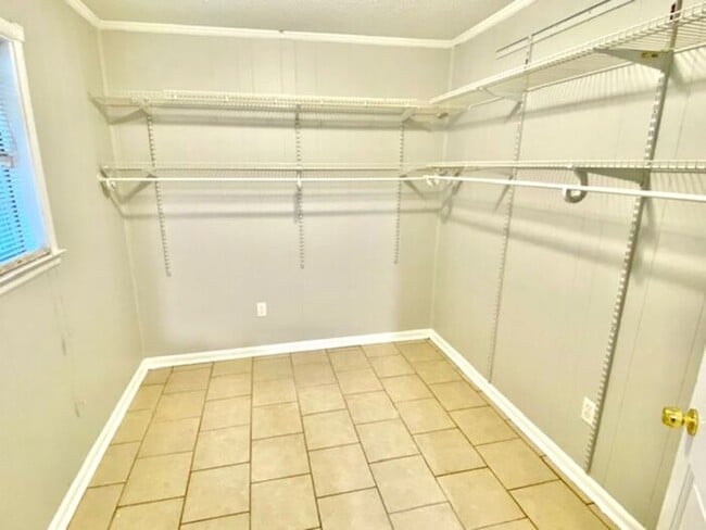 Building Photo - Renovated Bartlett Home- Highly Rated Bart...