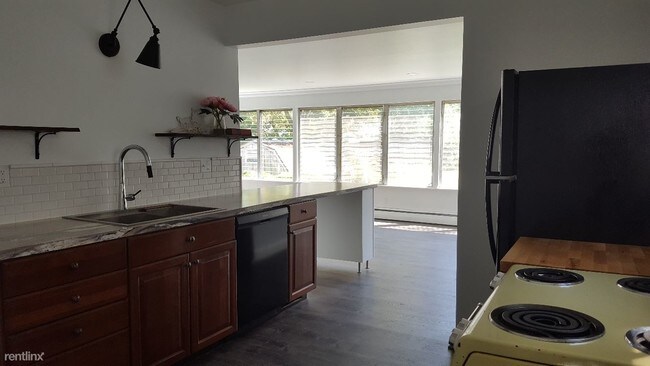 Foto del edificio - 2 br, 1 bath House - 1009 Park Ave