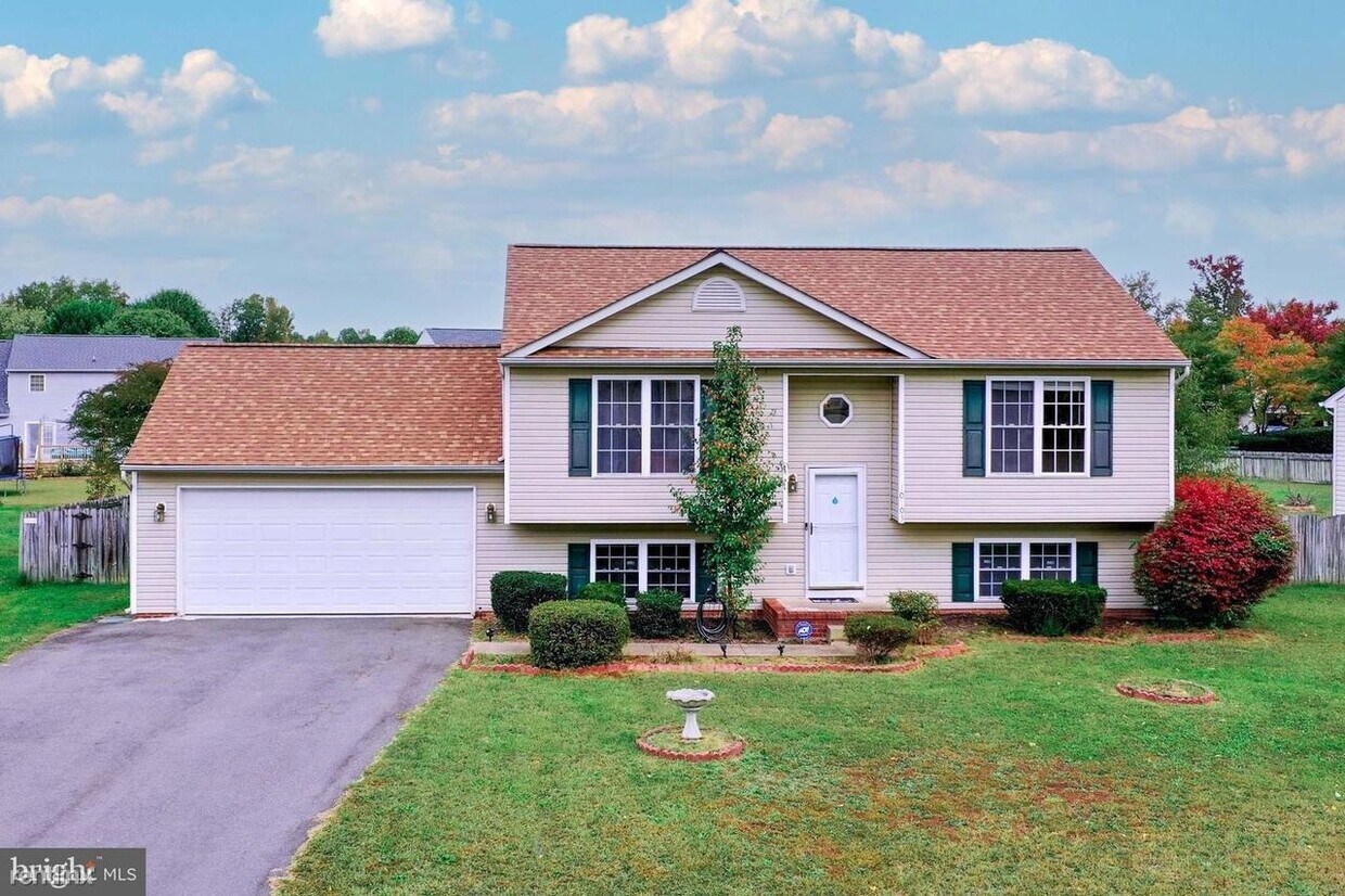 4 br, 2 bath House 10103 Heriot Row Ct House for Rent in