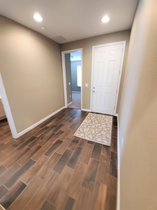 Foto del edificio - 257 Summershore Dr