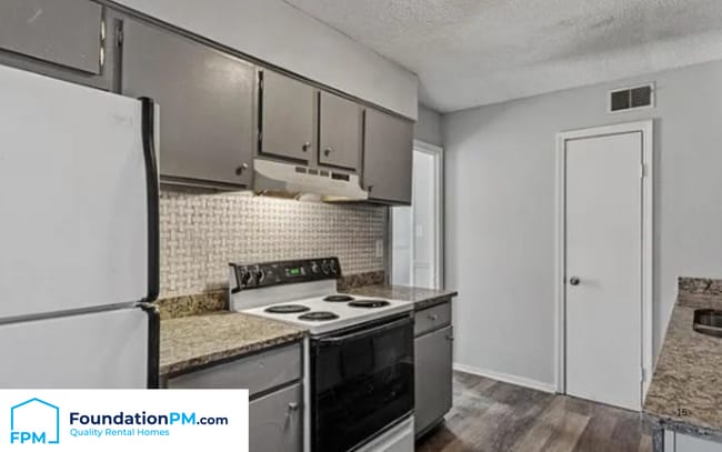 Building Photo - 3690 Kerwin Dr