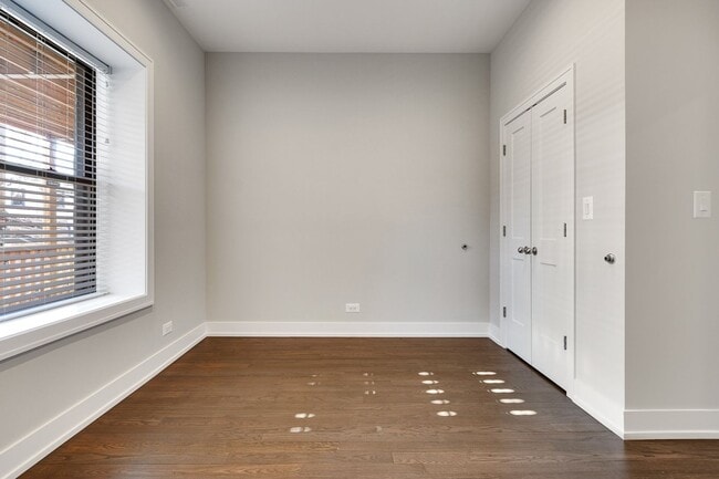 Foto del edificio - 839 W Lill Ave