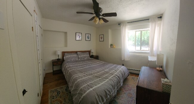 Foto del edificio - 419 Kit Carson Rd