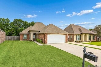 Building Photo - 40300 Creek Bend Dr