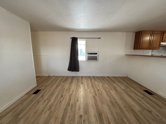 Foto del edificio - 2BR Mobile Unfurnished recent remodel/Refr...