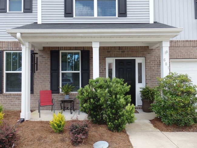 Building Photo - Look No Further. You Have Found Home!!! Available July 15th!