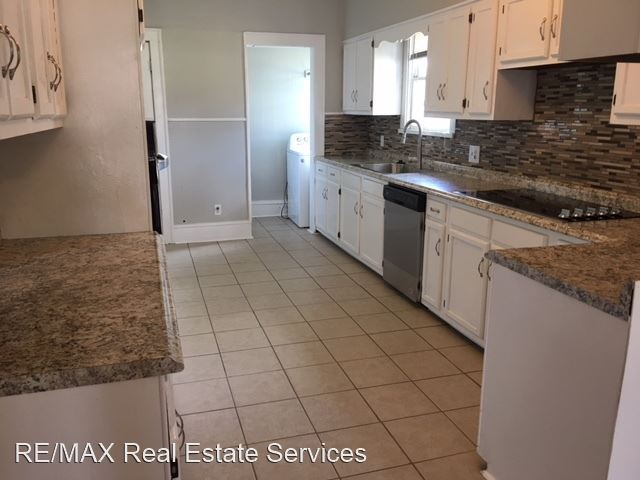Building Photo - 3 br, 1.5 bath House - 755 Stephenson
