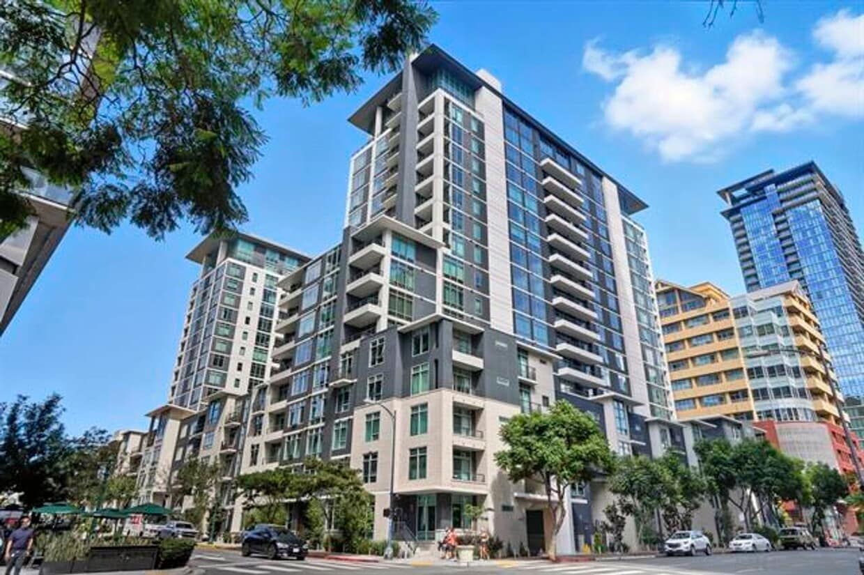 Foto principal - Urban Living in the Heart of Little Italy – 2 Bed / 1 Bath Condo at Acqua Vista
