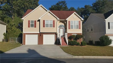 Building Photo - 5450 Twin Lakes Dr