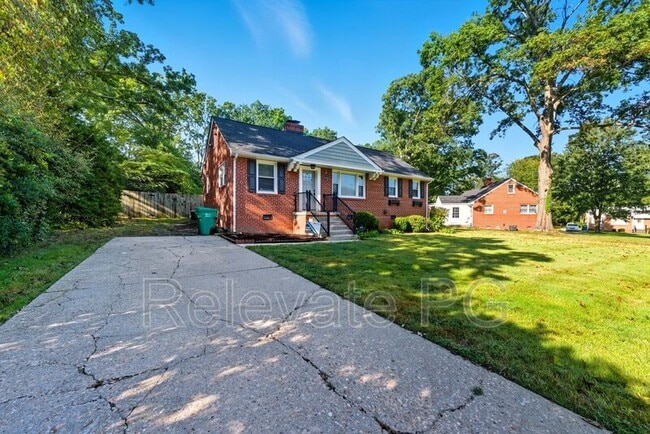 Building Photo - 8803 Weldon Dr