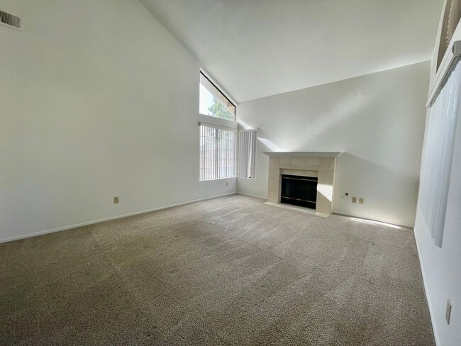 Building Photo - Carmel Valley 4 Bed/2.5 Bath Home